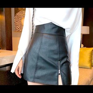 Faux leather mini skirt